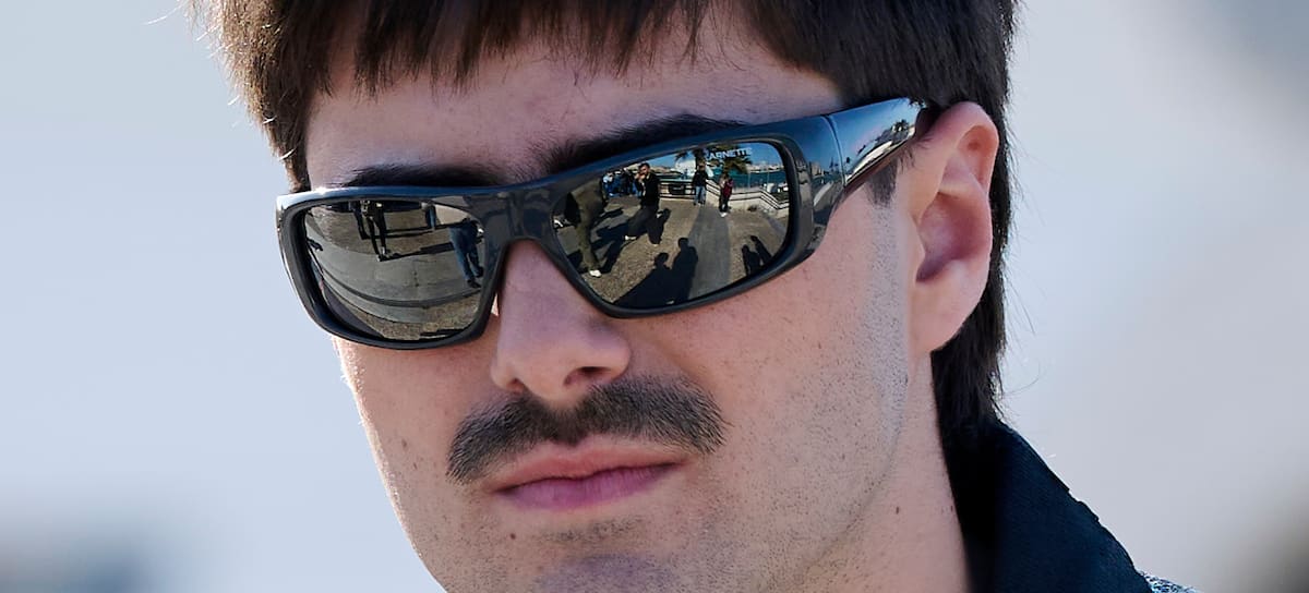 MÁLAGA, ESPAÑA - 22 DE MARZO: El actor Martín Urrutia asiste a la fotocelda 'Mariliendre' durante el 28º Festival de Cine de Málaga en el Muelle Uno el 22 de marzo de 2025 en Málaga, España. (Foto de Carlos Álvarez/Getty Images)