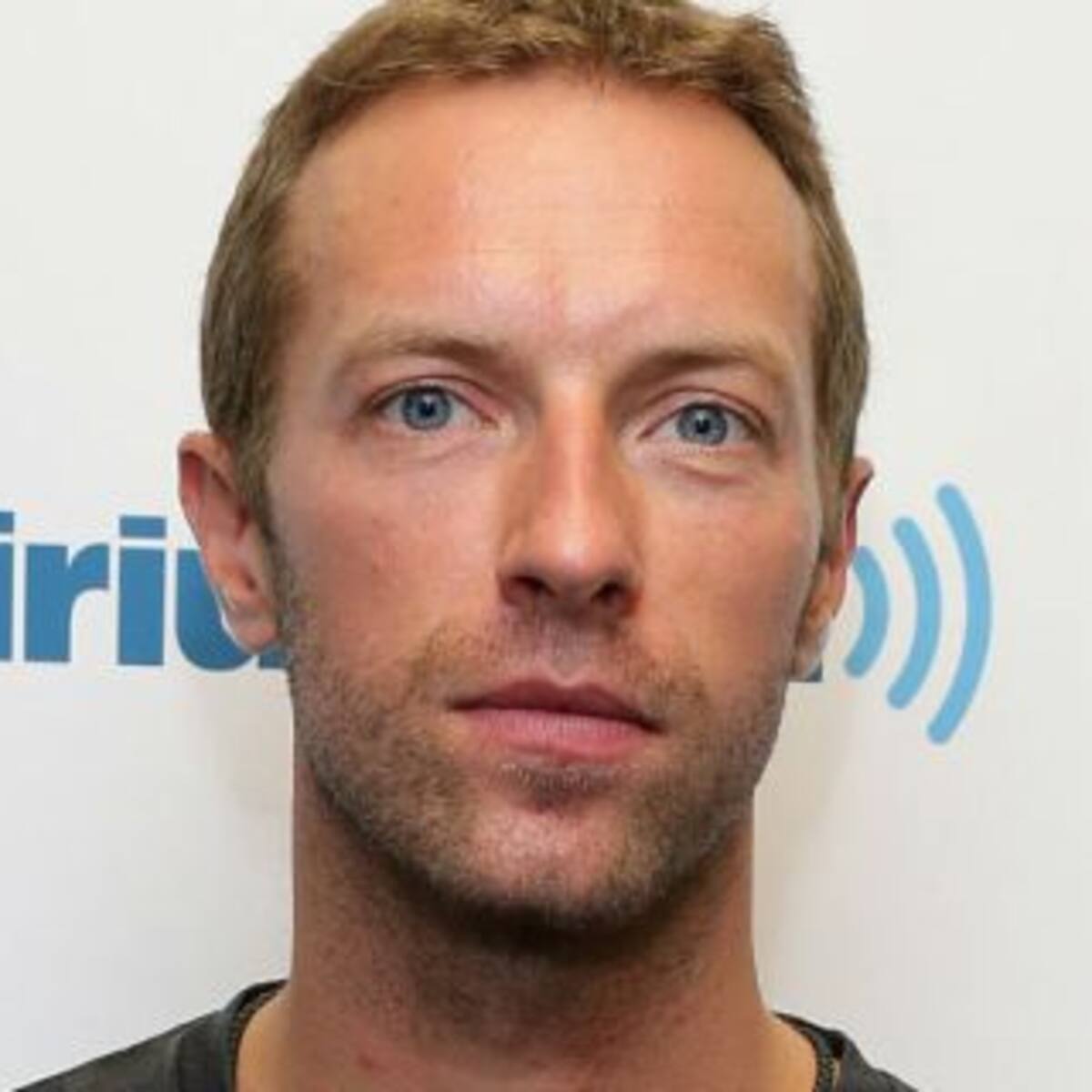 Chris Martin se compromete a luchar contra la pobreza