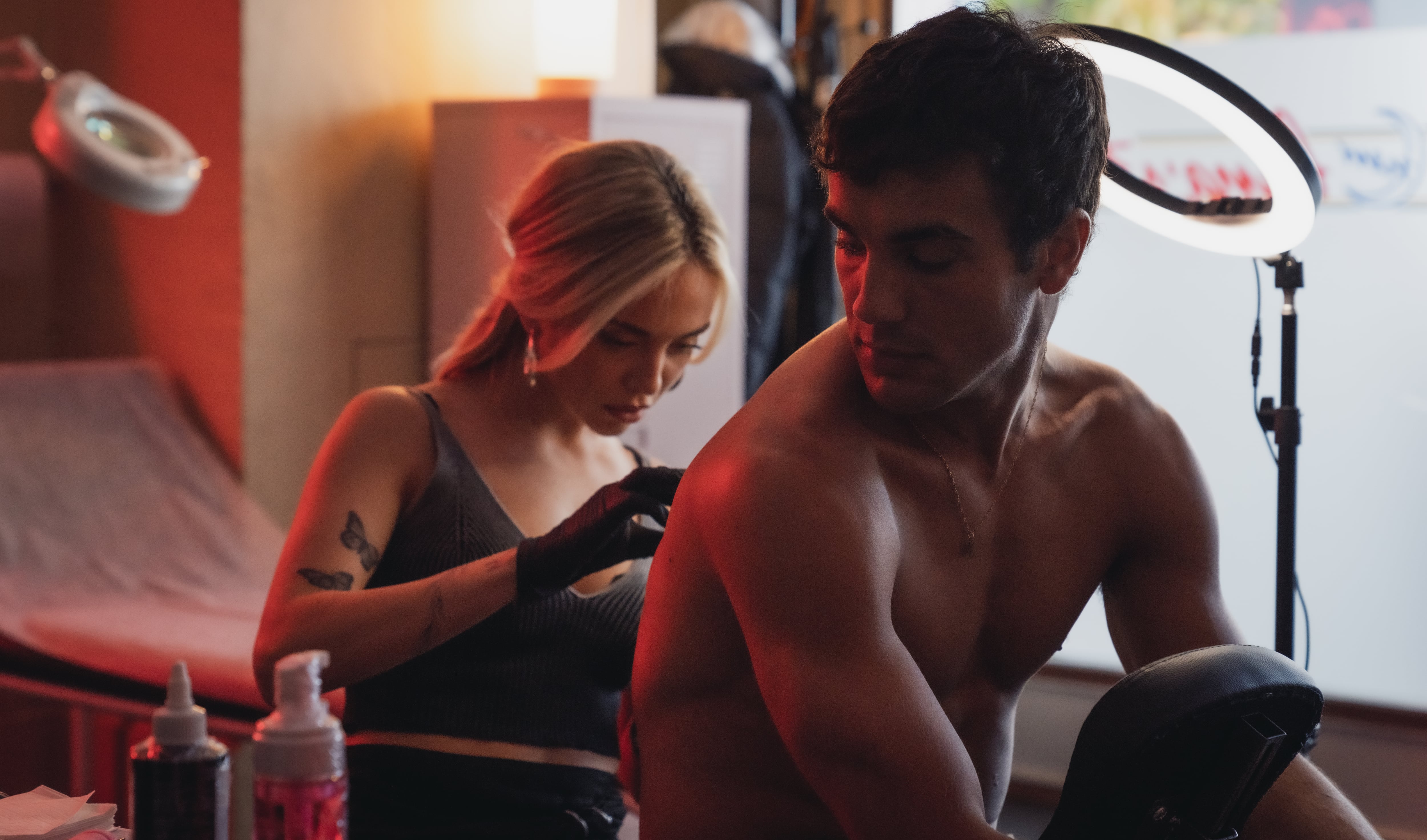 Ana Mena y Óscar Casas en 'Ídolos'. / Warner