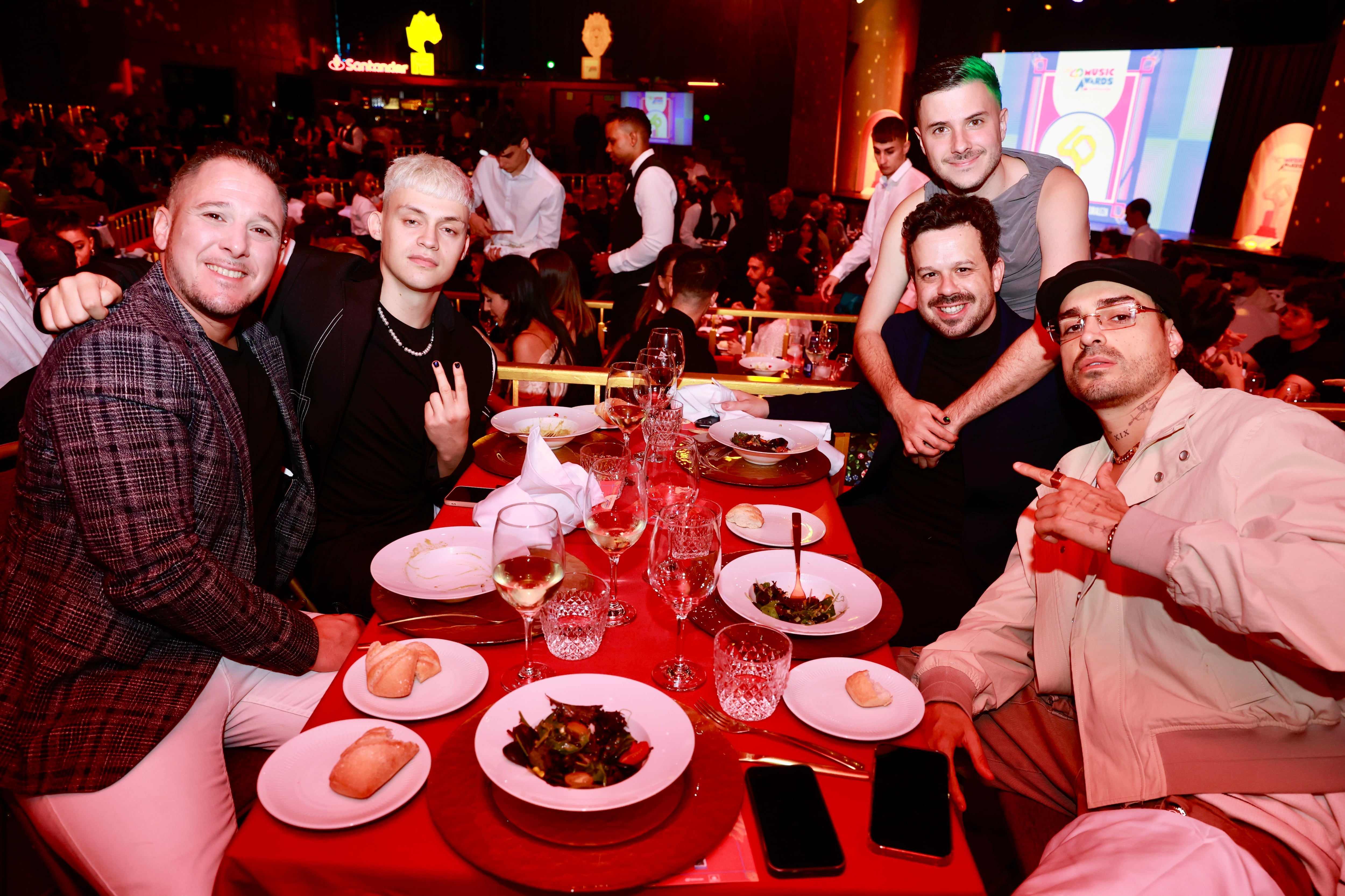 Ramsés López, Almacor y Fabbio en la cena de nominados de LOS40 Music Awards Santander 2023 / Foto: Jorge París y Elena Buenavista