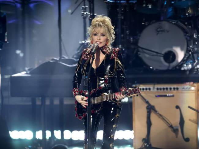 Dolly Parton durante su actuación en la ceremonia celebrada en 2022.