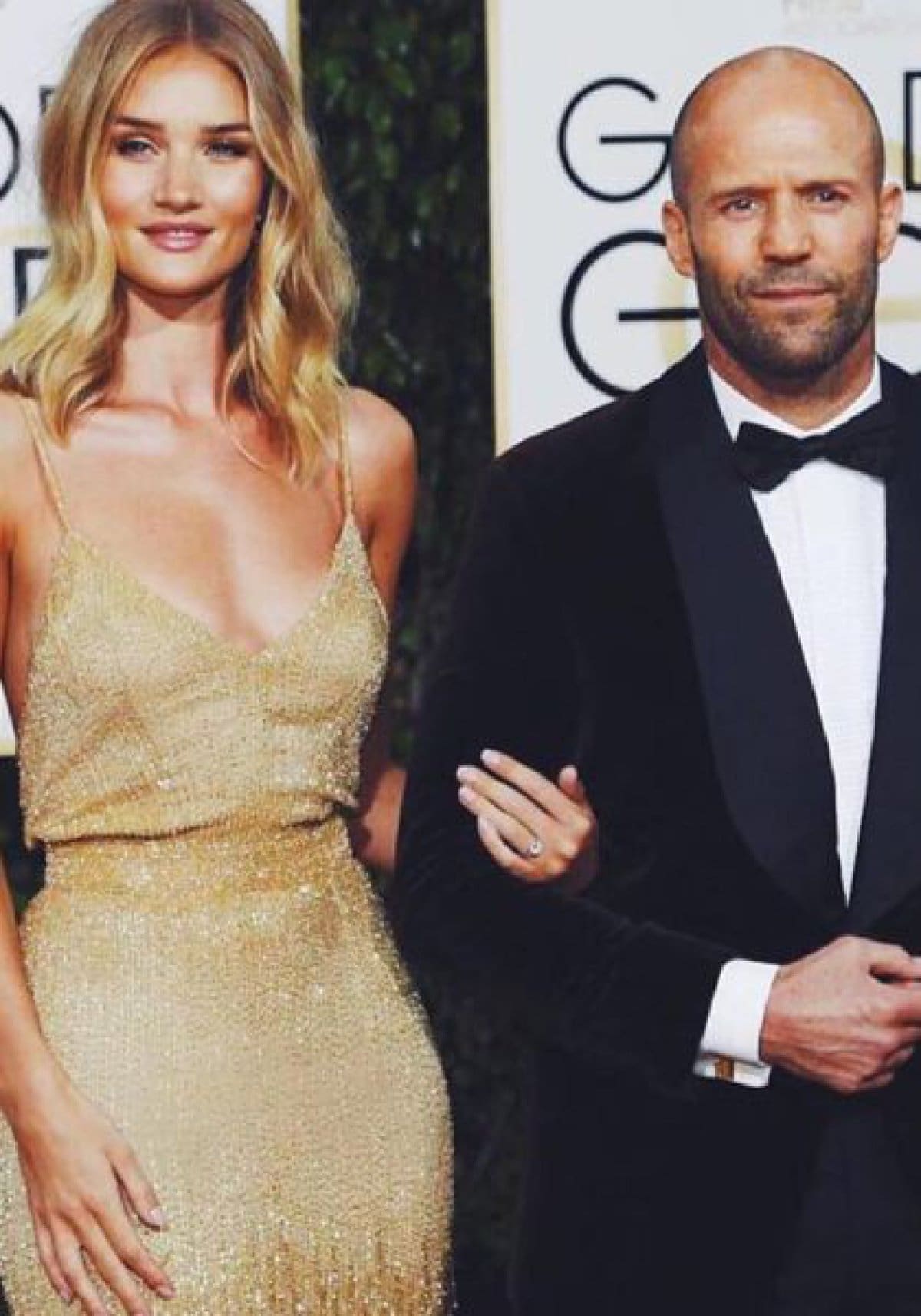 El héroe de acción y la supermodelo están muy cerca de dar el sí.