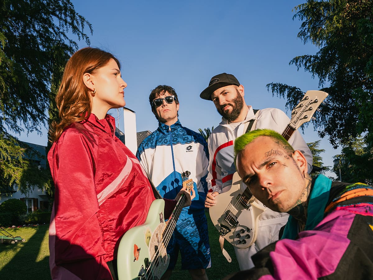 La La Love You se convierte en un extraterrestre musical y lanza ‘¿Por qué me miráis así?’