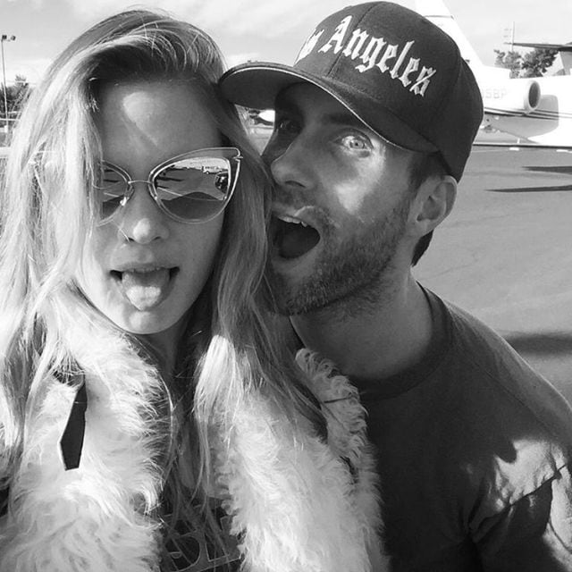 Adam Levine y Behati Prinsloo, una pareja feliz.