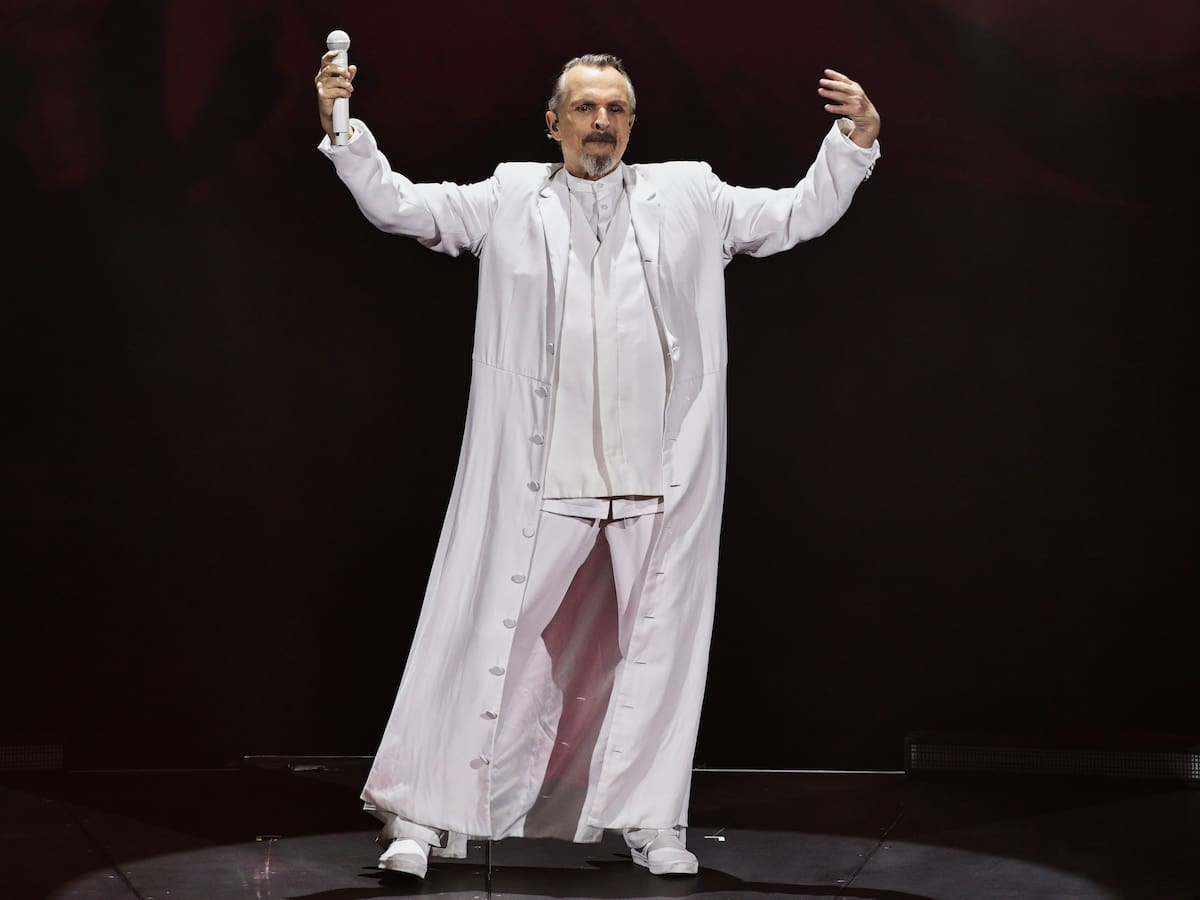 El surrealista anuncio de Miguel Bosé que recurre a la IA para convertirse en Urmah