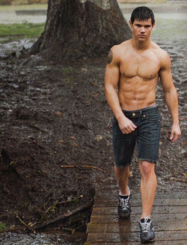 Taylor Lautner cuando era Jacob Black en Crepúsculo.