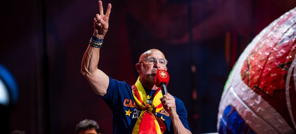 Luis de la Fuente, seleccionador español del Mundial 2026, en las celebraciones de Cibeles en 2026.