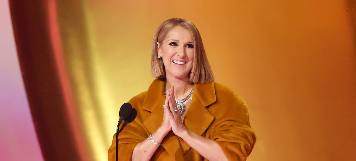 Celine Dion da un discurso en el escenario de los Premios Grammy de 2024