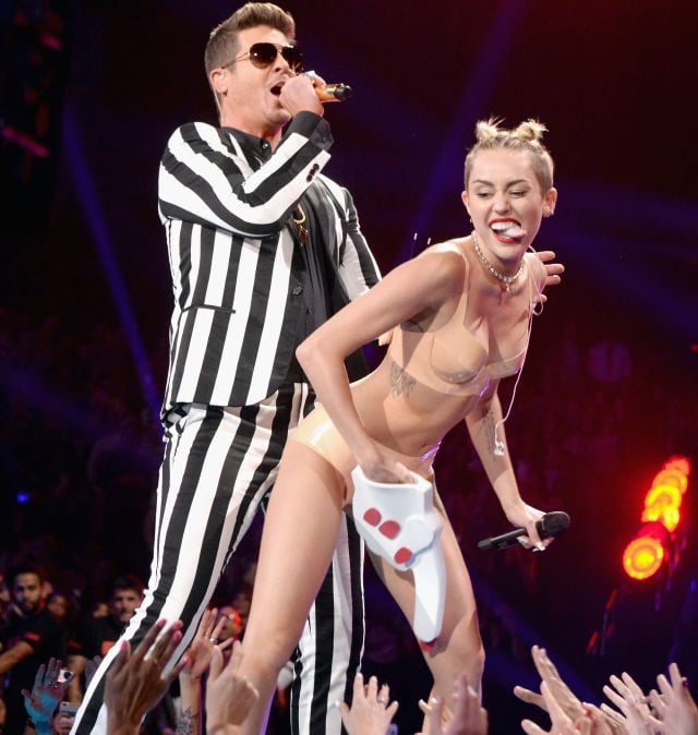 Miley Cyrus y Robin Thicke en los MTV VMas 2013