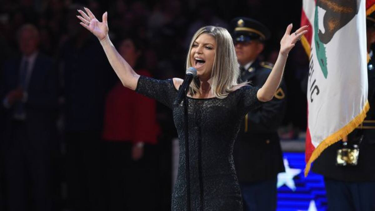 Todos se burlan de la presentación de Fergie en los 'NBA All Stars'