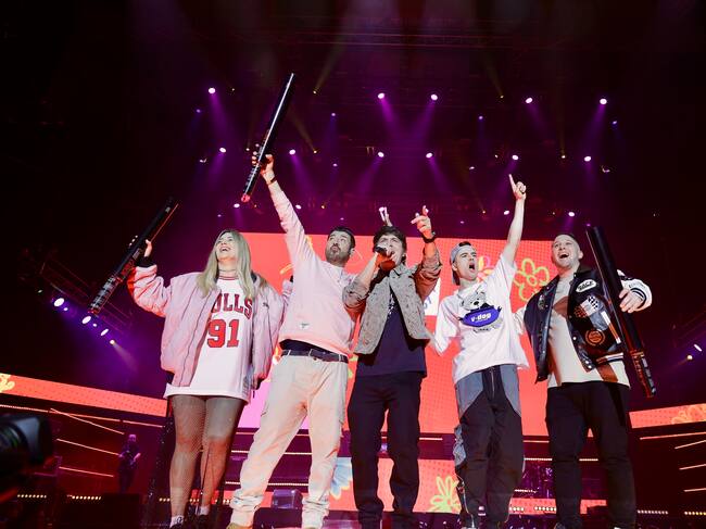 Antes de escuchar la última actuación, nuestros locutores, con la euforia de la noche, se despedían recordando que la próxima edición de LOS40 Music Awards 2025 se va a Valencia.