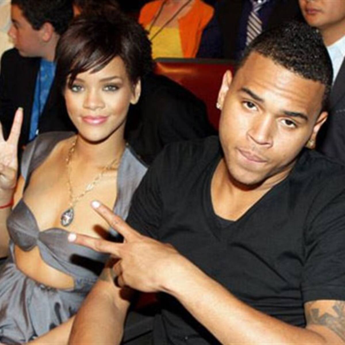 Rihanna justifica el maltrato volviendo con Chris Brown