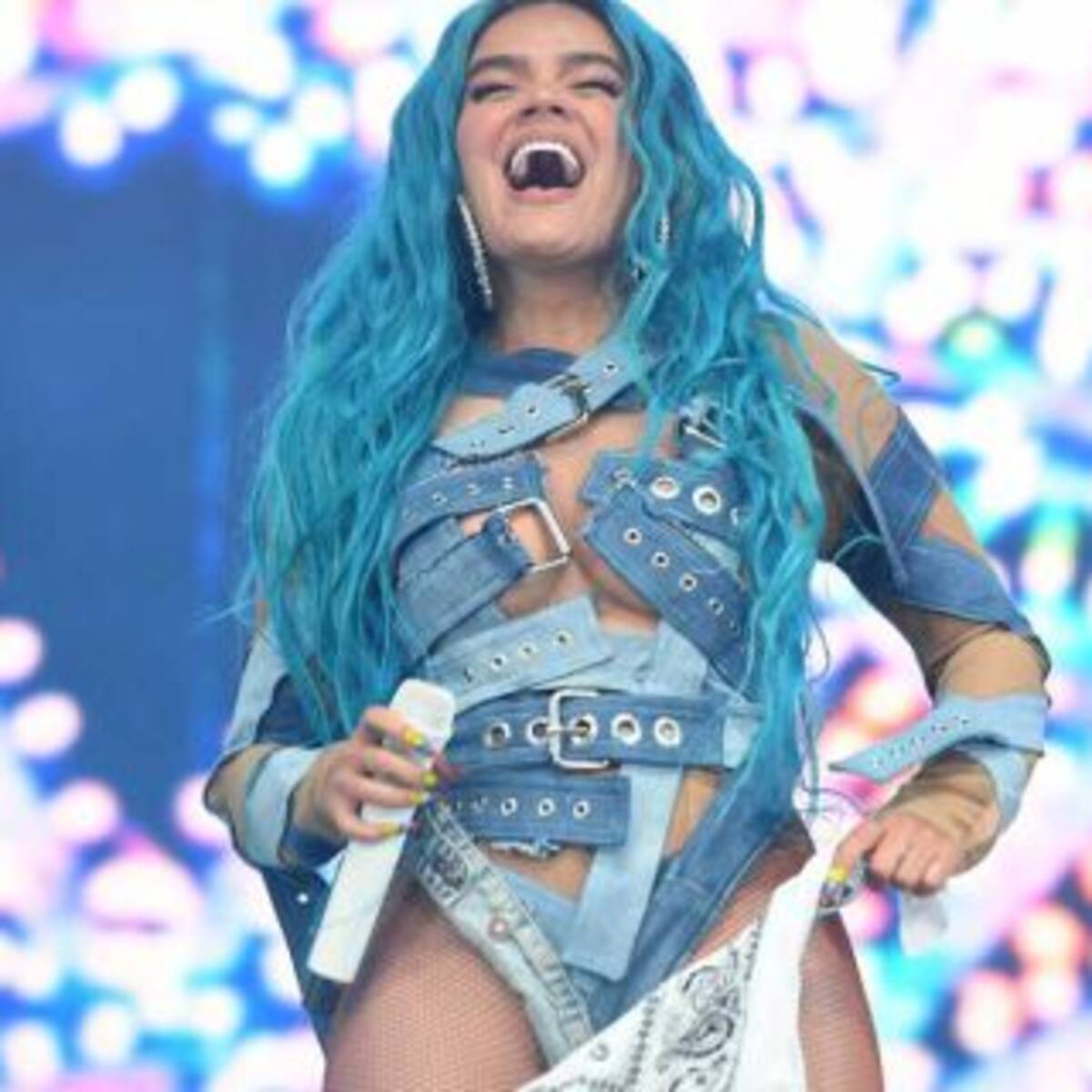 “MAMIII” el tema que presentó Karol G en Coachella que molestó a Anuel AA