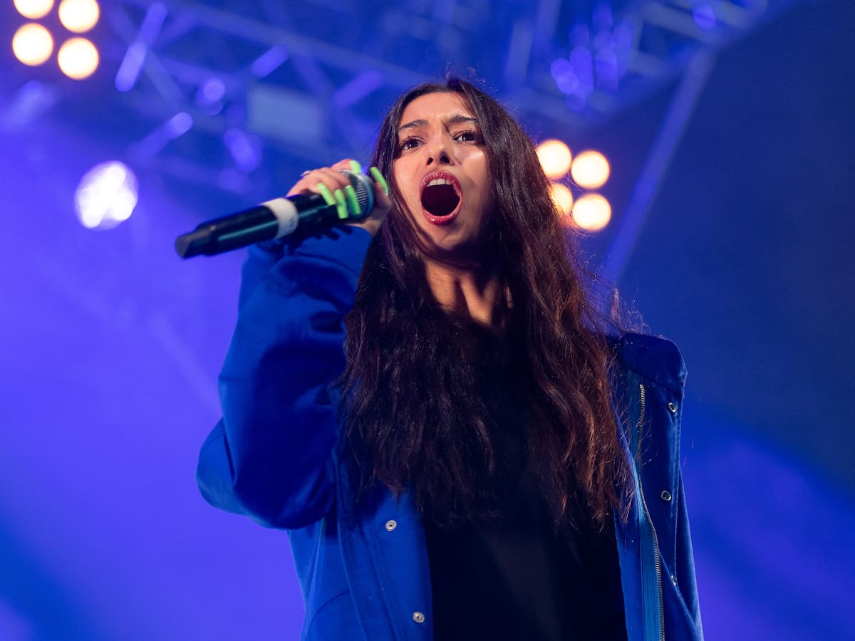 BB Trickz, a un paso de Selena Gomez, en su nueva canción: 'Joven y Salvaje'