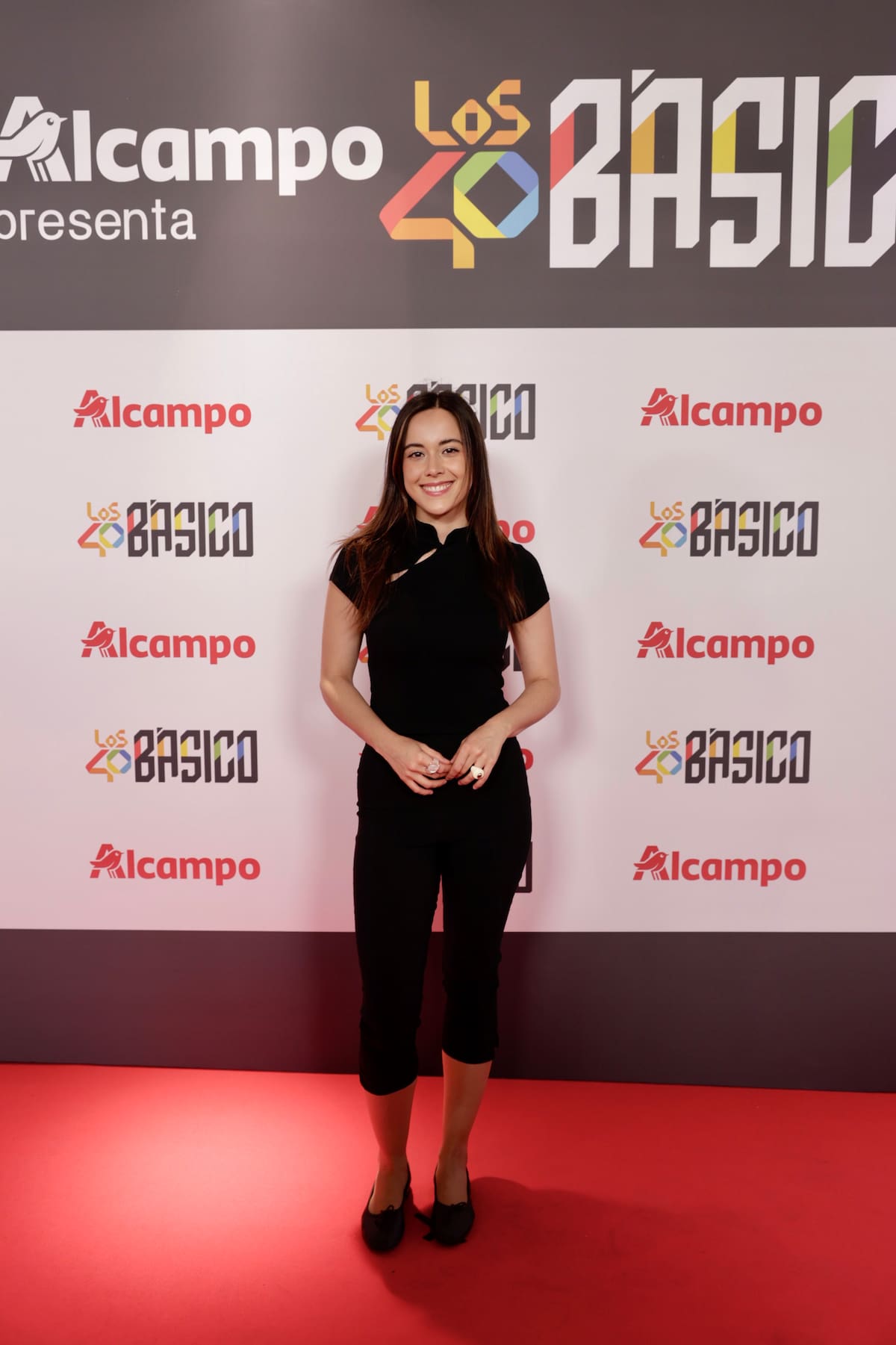 Cristina Regatero, dj y presentadora de LOS40, también asistió al Básico del malagueño.