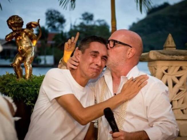La nueva pareja se casó en Brasil.