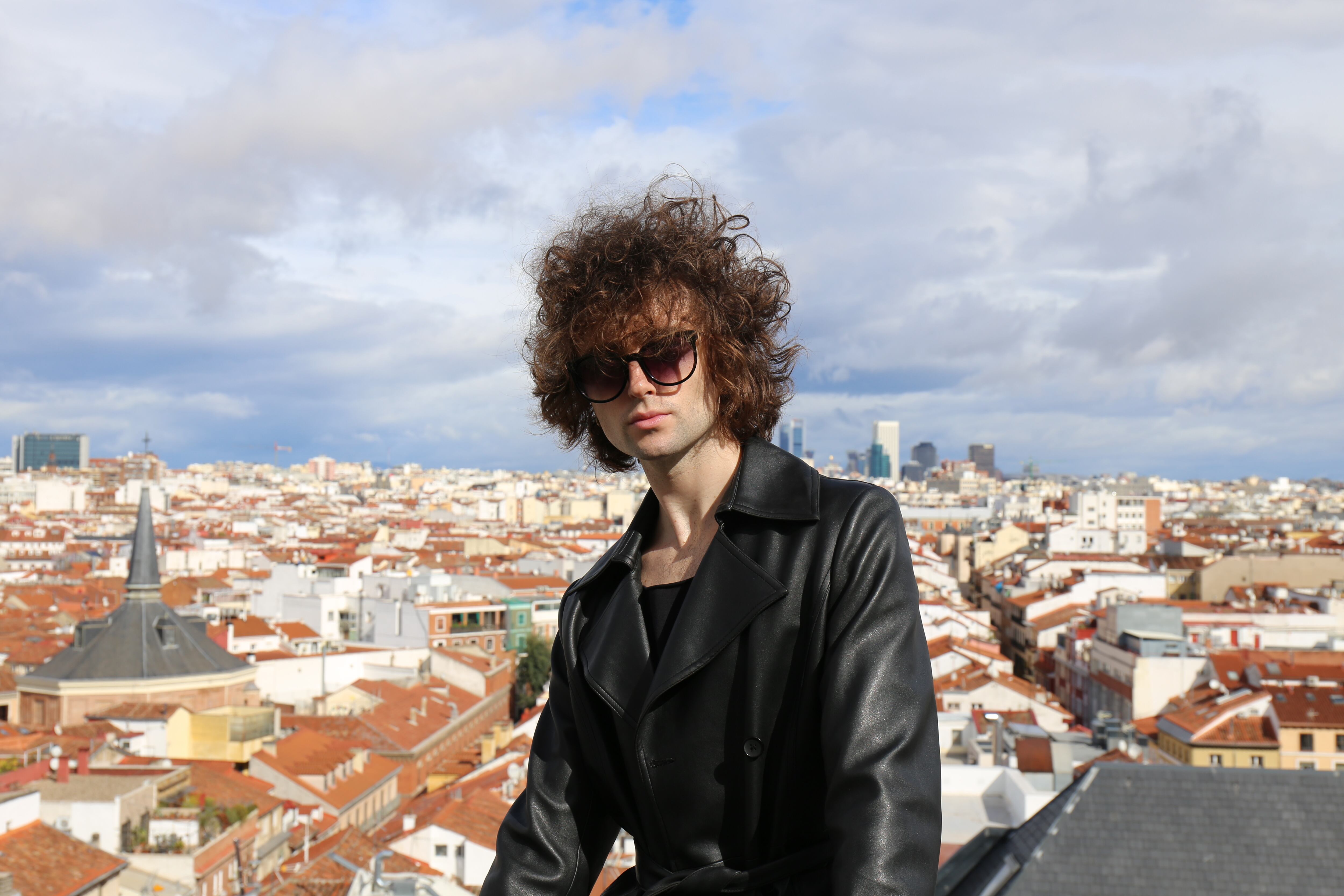 Malva vino a LOS40 para presentar su disco 'Contenido sensible' y posó así para nuestras cámaras. "No es el premio para mí, pero la nominación prácticamente es casi como estar premiado", dijo comentando su nominación a LOS40 Music Awards Santander 2024.