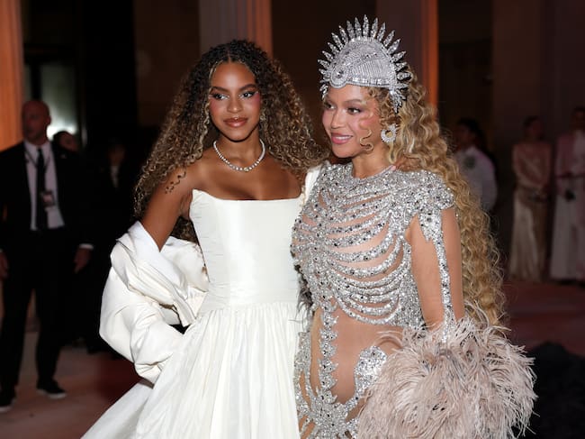 Blue Ivy Carter y Beyoncé juntas en la Met Gala 2026 - Getty Images for The Met Museum/Vogue