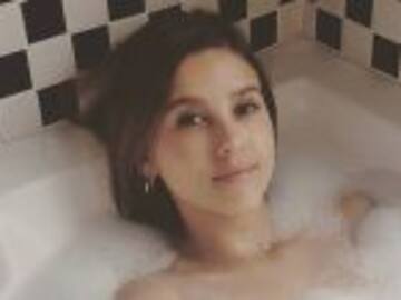 Paulina Goto publica seductoras fotos en la bañera