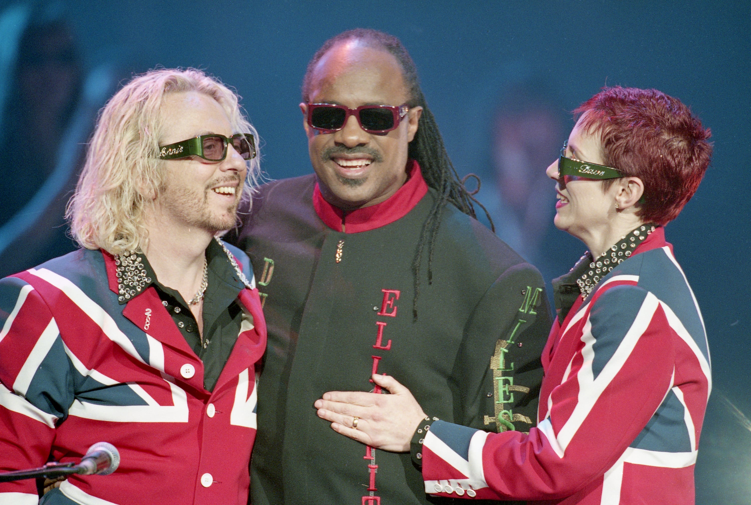 Eurythmics y Stevie Wonder en los BRIT Awards de 1999