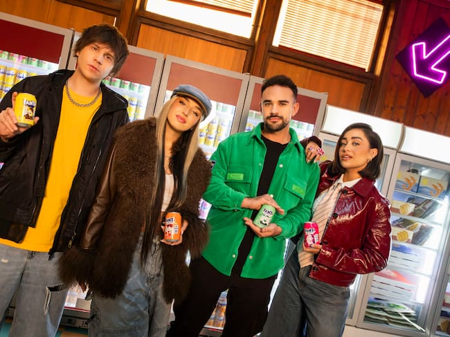ElRubius, Lola Indigo, IlloJuan y Marina Rivers en la nueva campañana de Fanta, 'Wanta'.