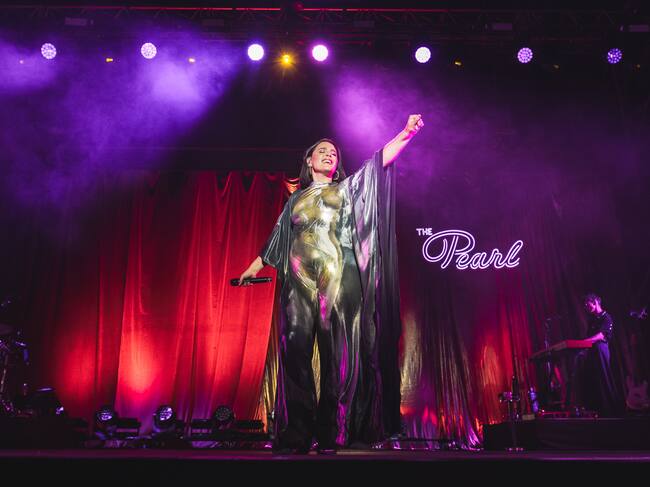 La cantante y compositora británica presentaba por primera vez en Madrid su espectáculo 'The Pearl', encarnando lo mejor del pop y la música disco juntos para regalarnos un show divertidísimo.