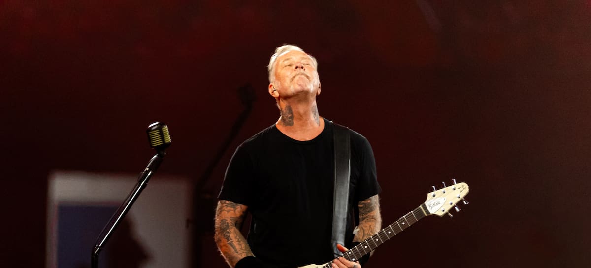 James Hetfield, de Metallica, en concierto en Cardiff 2026.