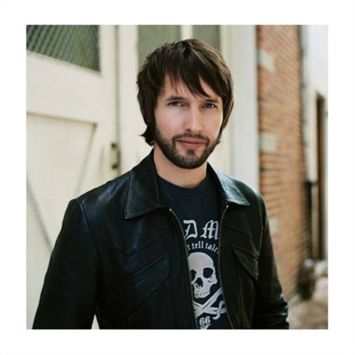 James Blunt lo piensa mejor y podría grabar otro disco