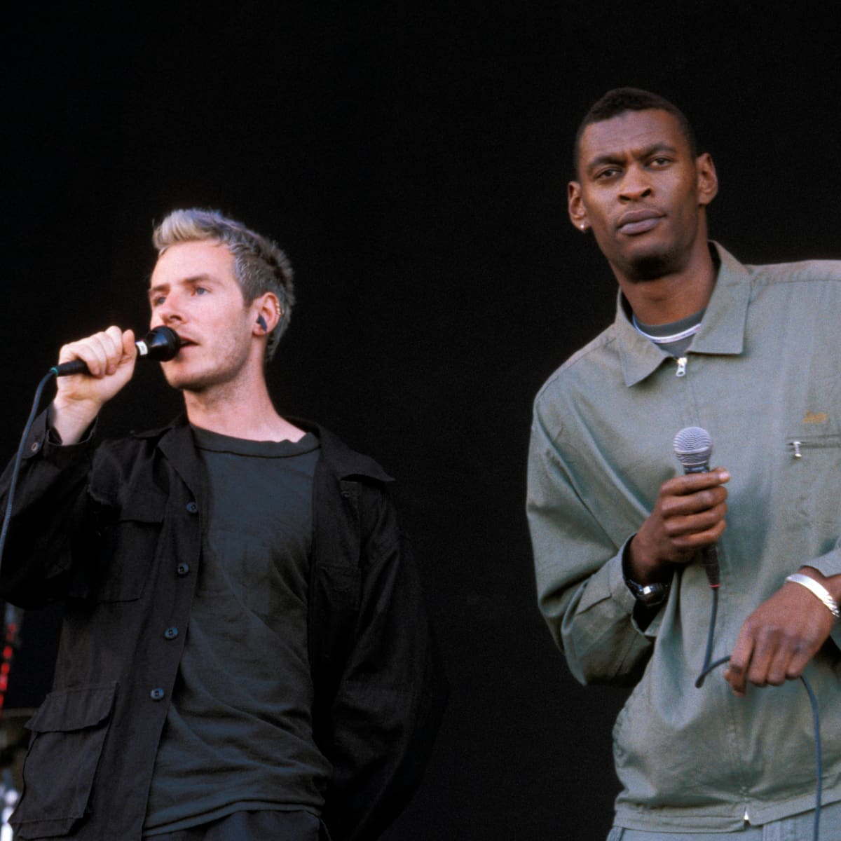 Massive Attack denuncia interrogatorios policiales en Singapur tras mostrar una bandera palestina en concierto