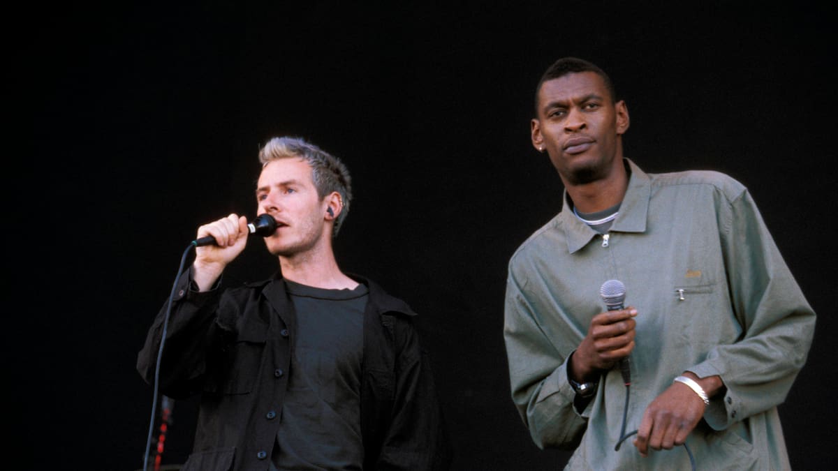 Massive Attack denuncia interrogatorios policiales en Singapur tras mostrar una bandera palestina en concierto