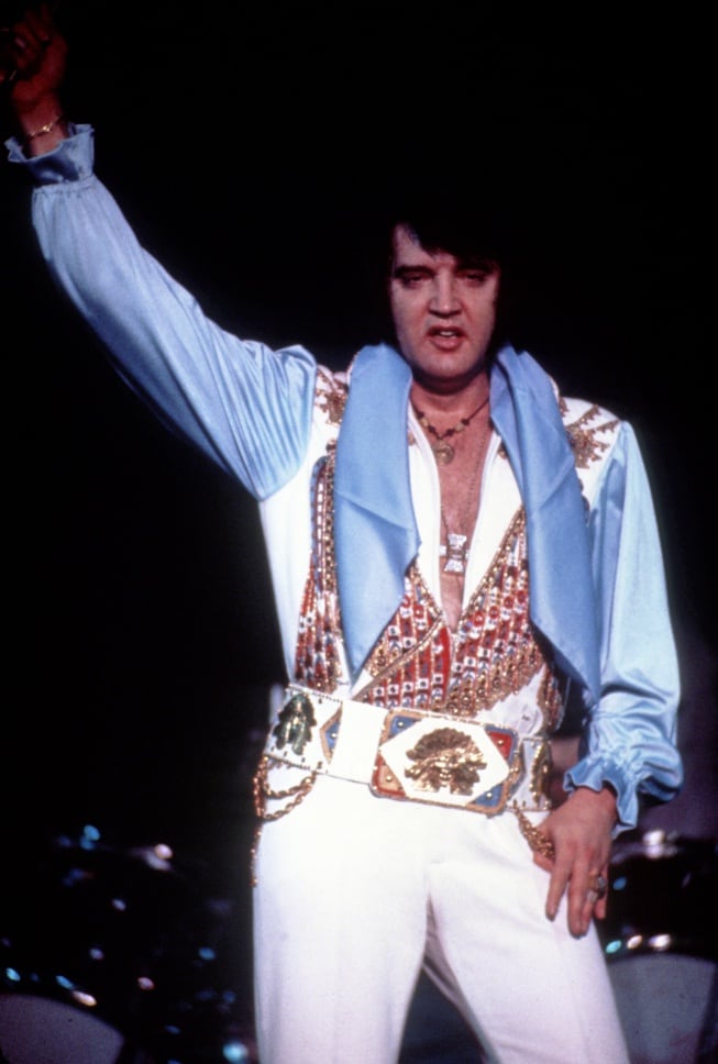 Elvis Presley en un concierto en 1975