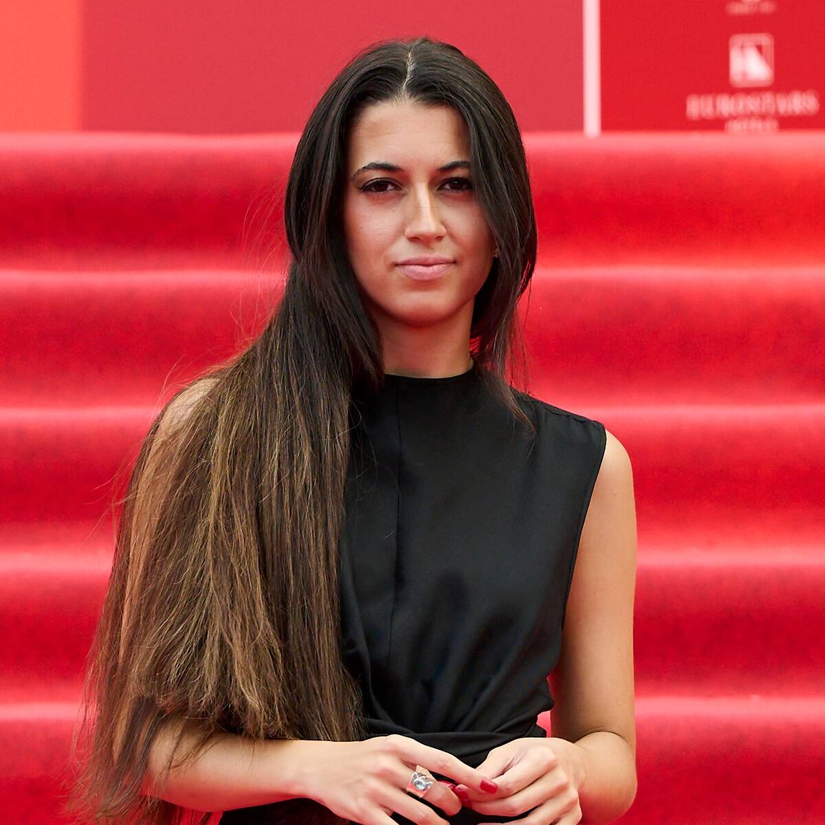 Gara Durán anuncia su álbum debut para este 2026 con regalo incluido: Así suena 'Mi loco cowboy'