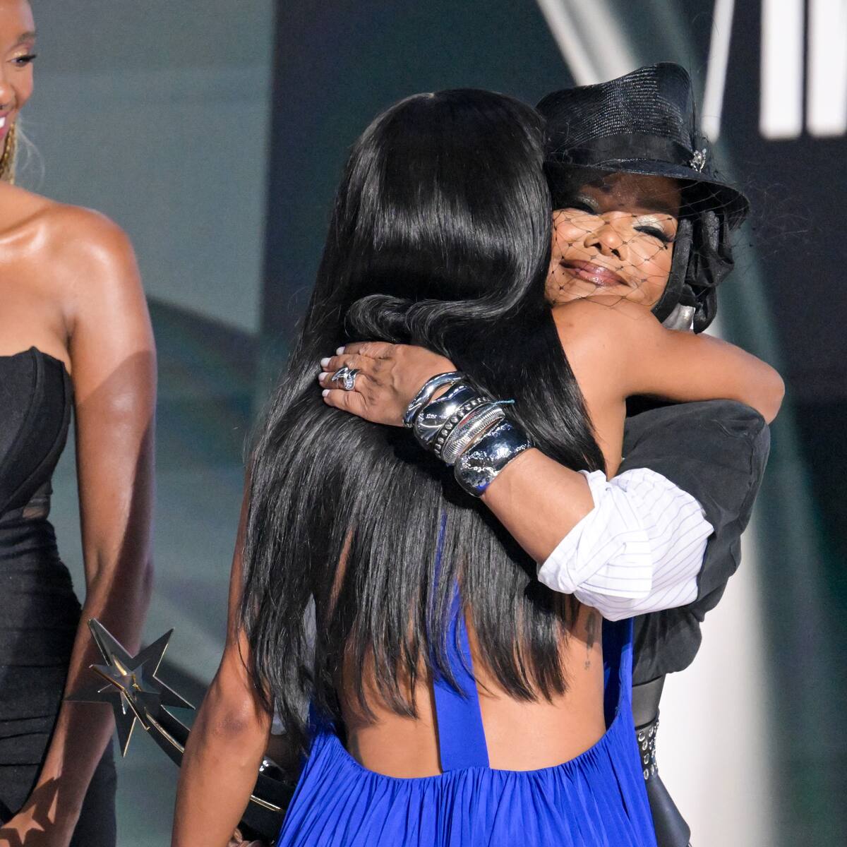Teyana Taylor rompe a llorar al descubrir que Janet Jackson, su gran ídolo, era la encargada de entregarle el premio más importante de su carrera
