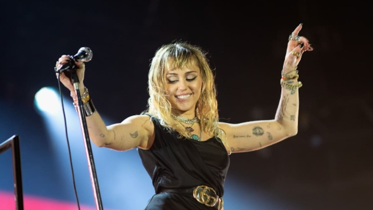 Conversamos con Miley Cyrus sobre "She is Coming"