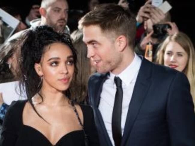FKA Twigs y Robert Pattinson durante la 'premiere' de 'La Ciudad Perdida de Z'