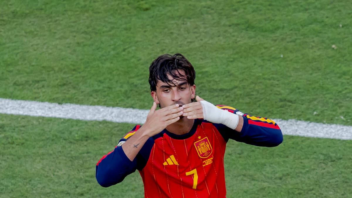 España gana el Mundial 2026 y los artistas lo celebran con imágenes para la historia: De la camiseta de Rosalía a la promesa de Omar Montes