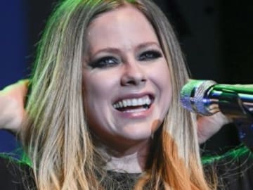 ¿Qué tiene Avril Lavigne preparado para nosotros?
