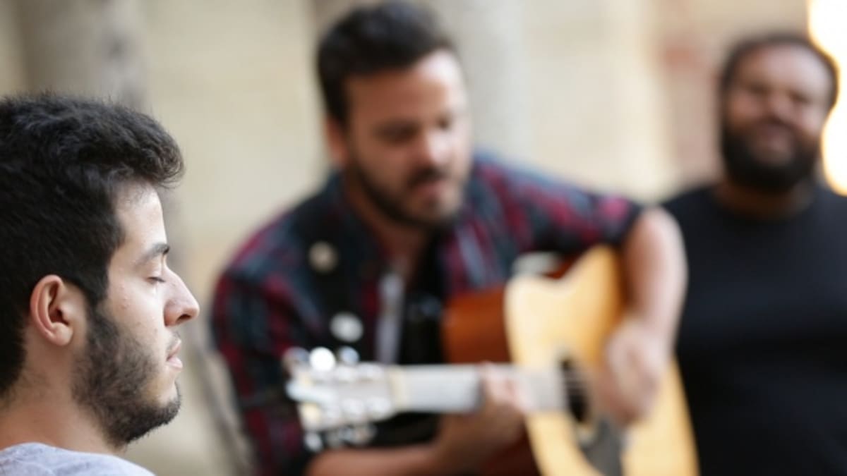 Así es la historia de 'You and I', el primer tema compuesto por las sonrisas de la gente