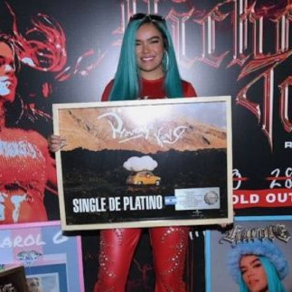 Karol G recibió el Single de Platino por el éxito global "PROVENZA"