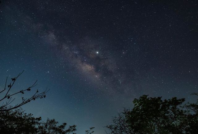 El cielo estará tan limpio que no será necesario usar binoculares o telescopios