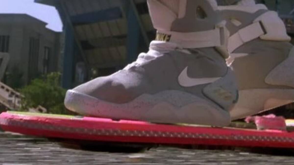 Por fin... la patineta voladora!