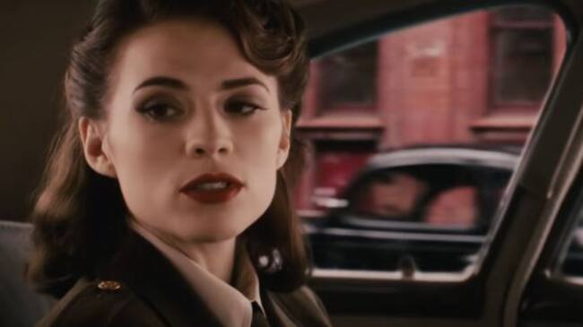 Hayley Atwell en 'Capitán América: El Primer Vengador' como Peggy Carter.