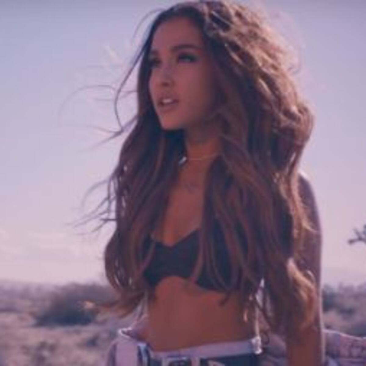 Ariana Grande la rompe con el video de "Into You"