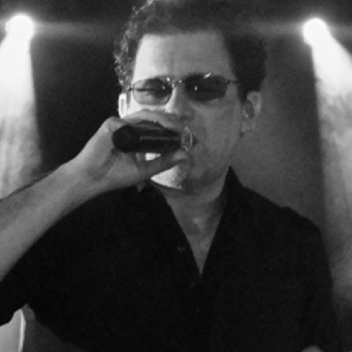 Andrés Calamaro: Bajen un cambio...