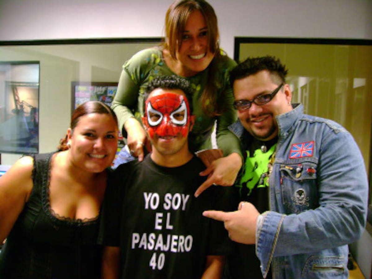 Gaby, Vicky, Pasajero 40 y Tavo