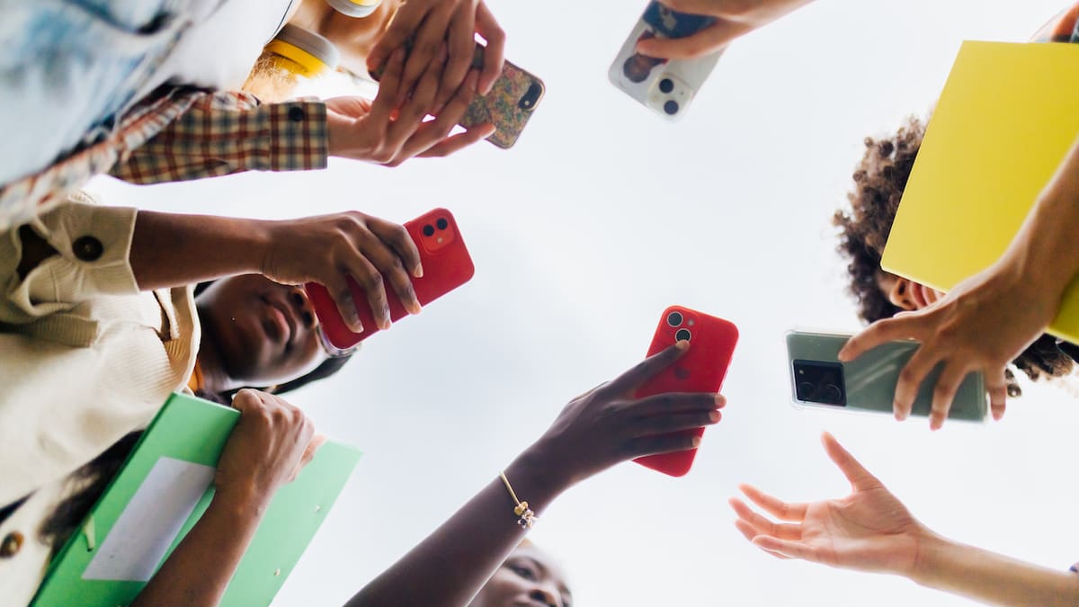 Europa declara la guerra a los móviles irreparables: esto cambia a partir de 2027