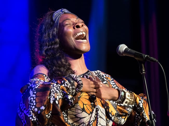 Buika actuando en el Sony Hall de Nueva York en octubre de 2018.