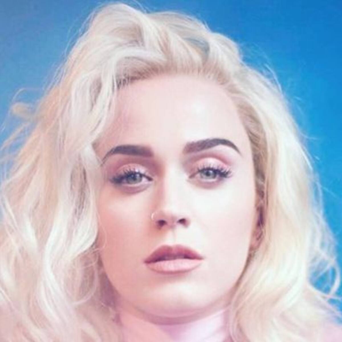 Katy Perry - Chained To The Rhythm