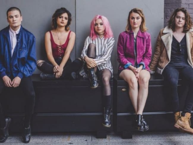 Hey Violet son Iain shipp, Nia y Rena Lovelis, Miranda Miller y Casey Moreta (de izda. a derecha).