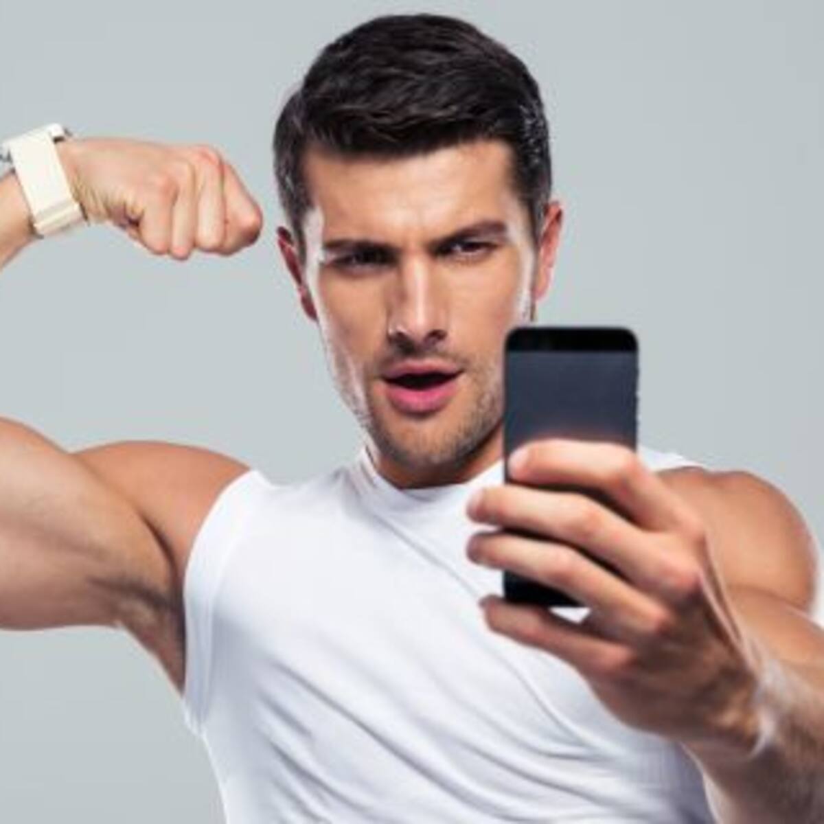 ¿Por qué a los hombres les gusta la selfie en el gym?
